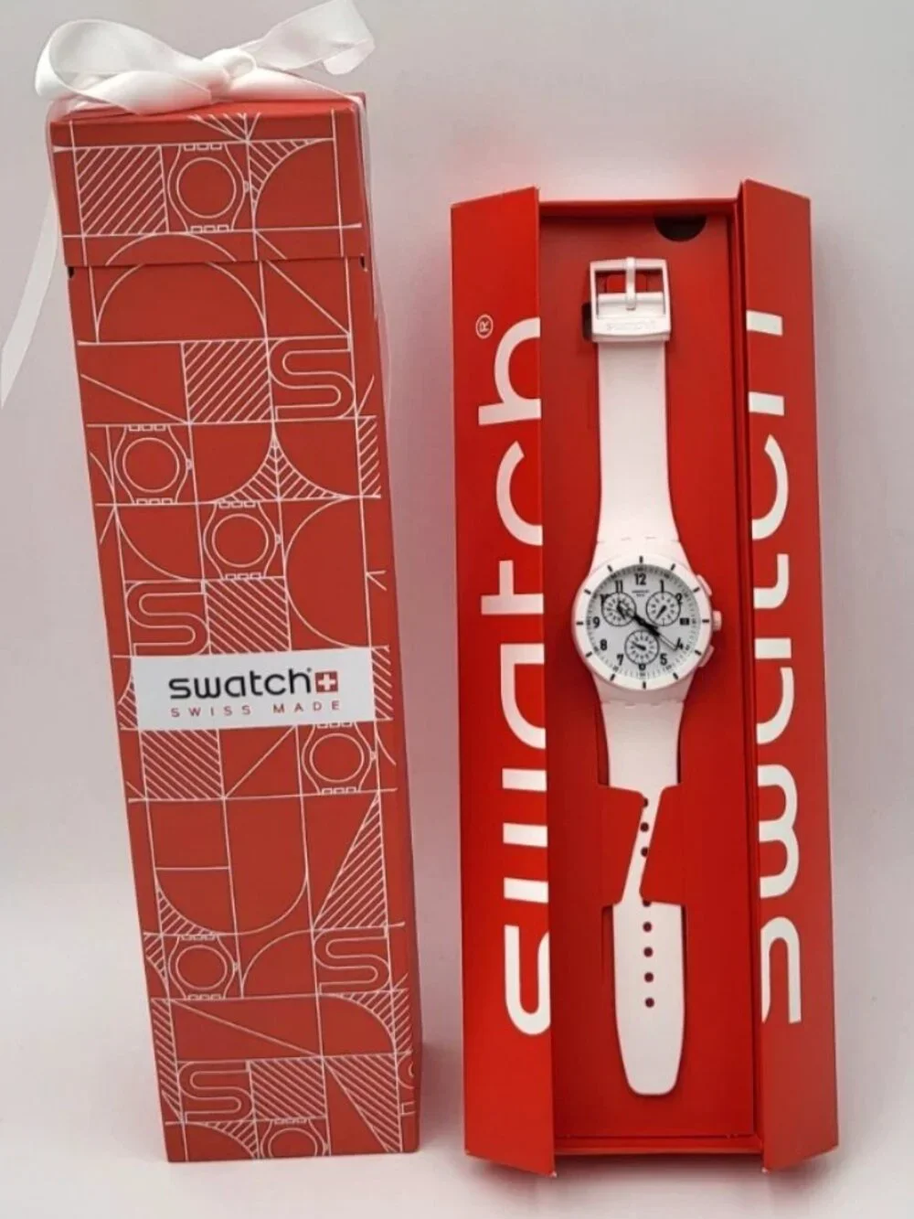 Swatch TWICE AGAIN SUSW402 White Chronograph Swiss Quartz Watch 42mm